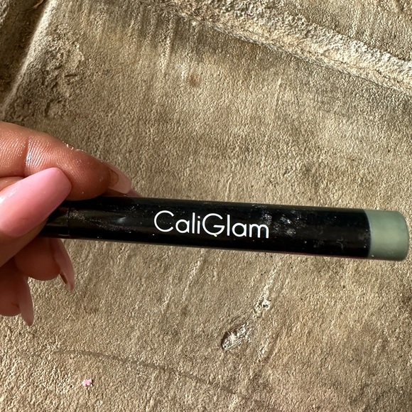 Caliglam Long wear Cream shadow stick Eyeshadow Pencil Color Green Gum - Picture 3 of 4